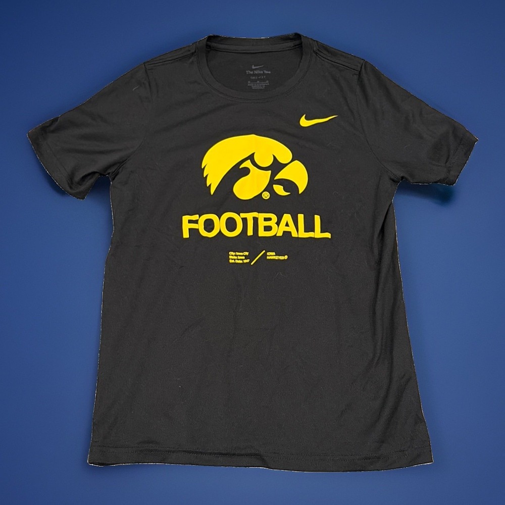 Nike T-Shirt Boys Size M Black Iowa Hawkeyes Football Athletic Short Sleeve Logo